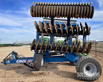 2023 Kinze Mach Till 201 Equipment Image0