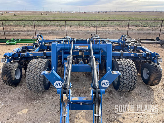 Image of Kinze Mach Till 201 equipment image 3