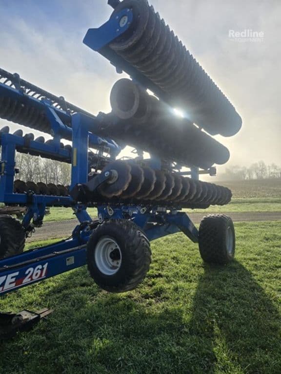 Image of Kinze Mach Till 261 equipment image 2