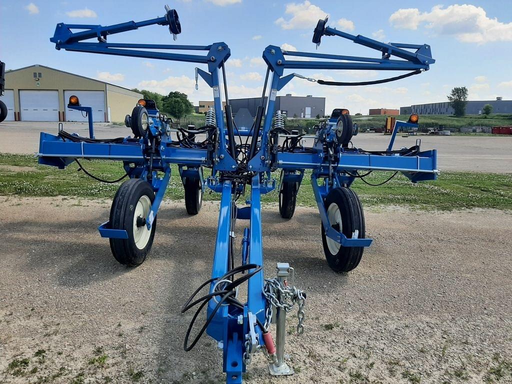 Image of Kinze 3205 Image 0