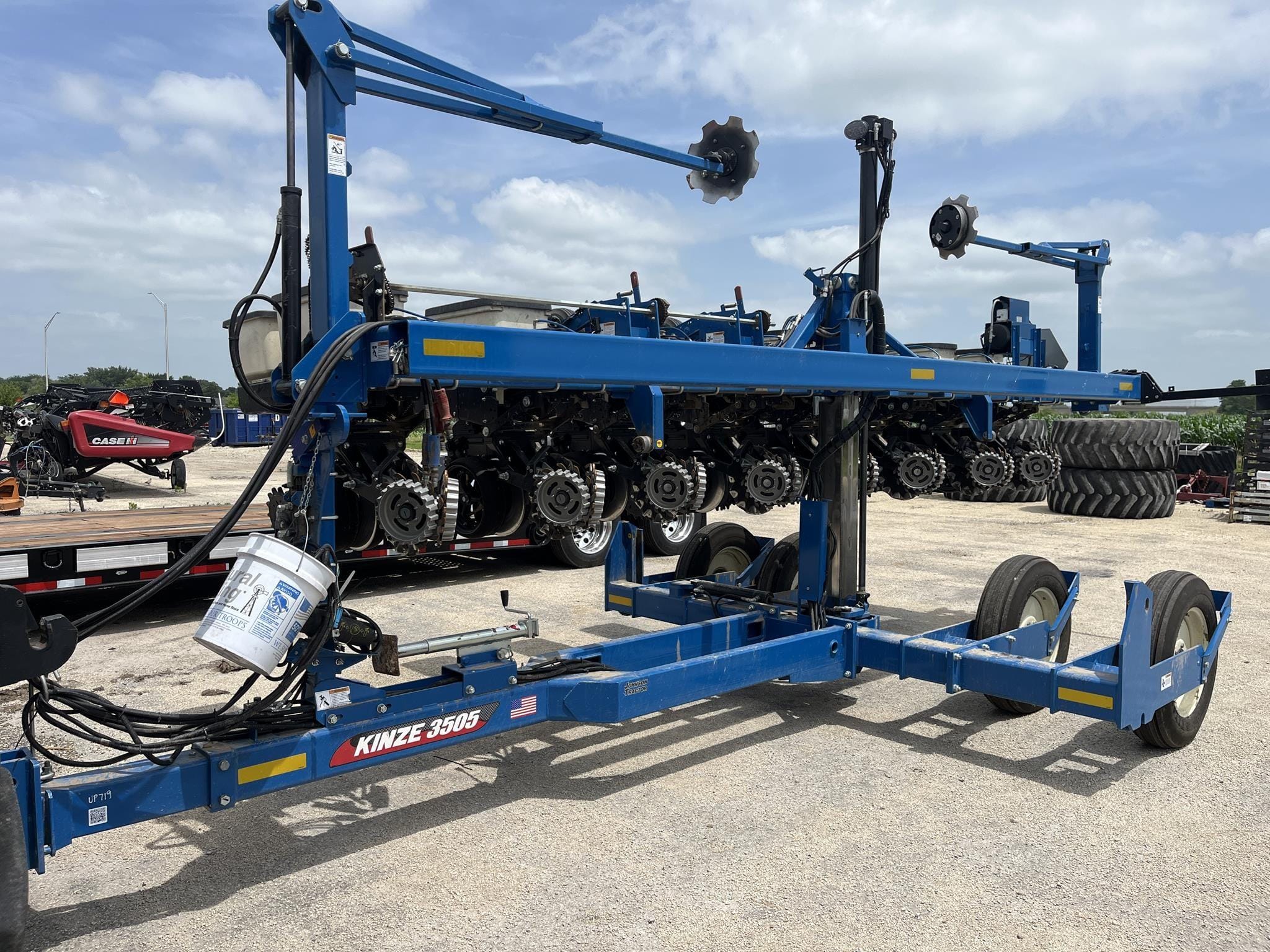 2023 Kinze 3505 Equipment Image0