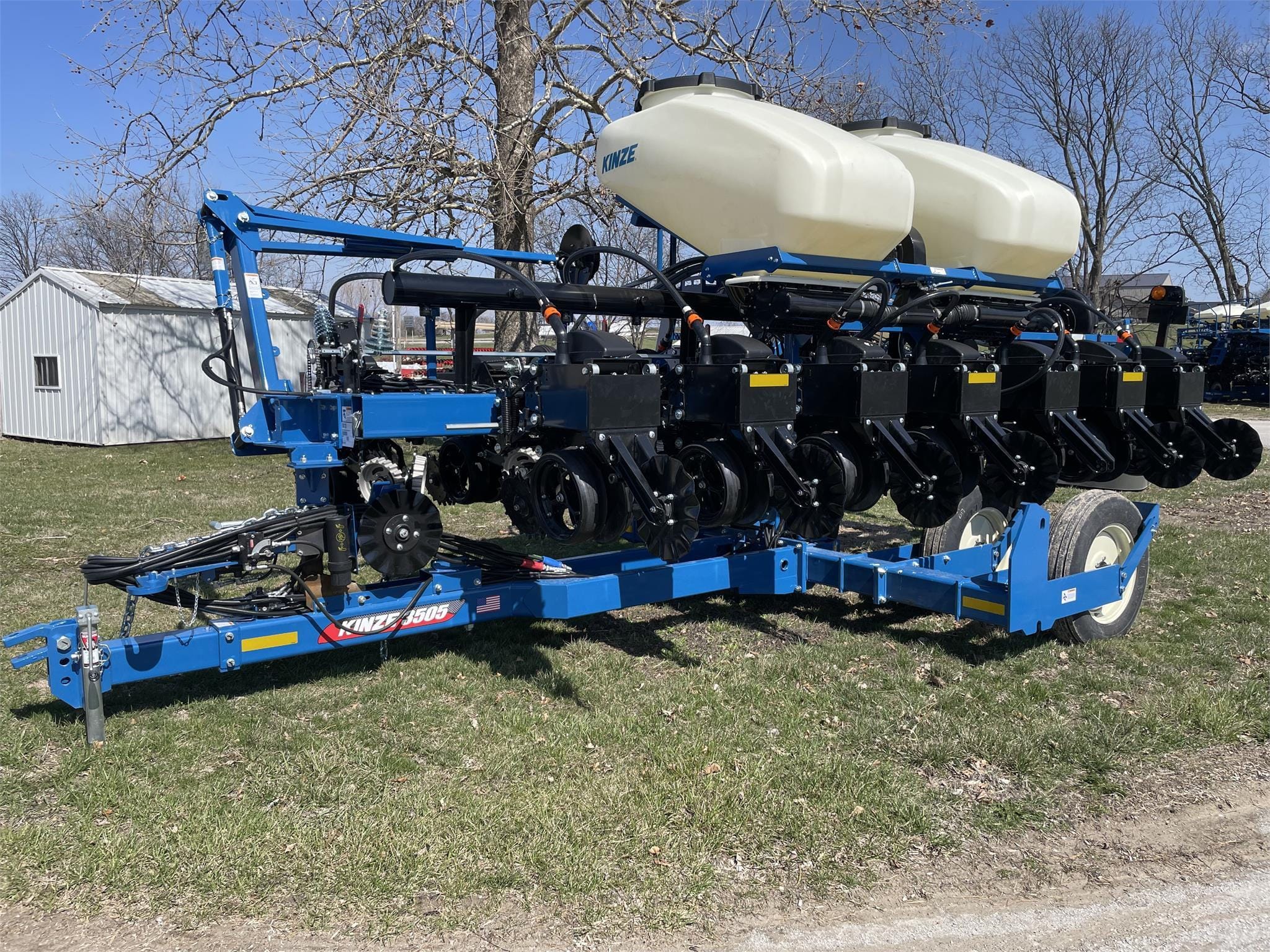 2023 Kinze 3505 Equipment Image0