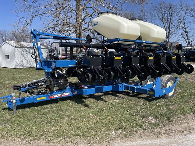 Image of Kinze 3505 equipment image 1