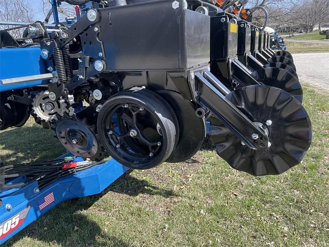 Image of Kinze 3505 equipment image 2