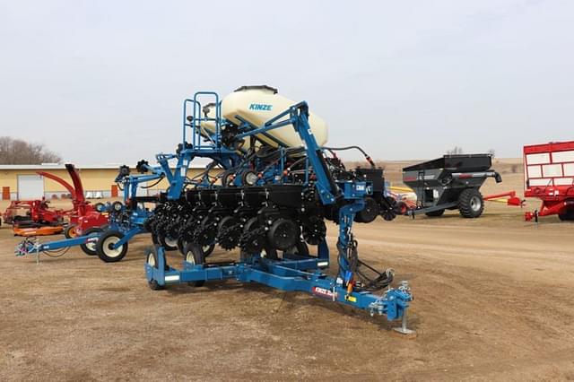 Image of Kinze 3505 equipment image 4