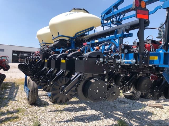 Image of Kinze 3605 equipment image 4