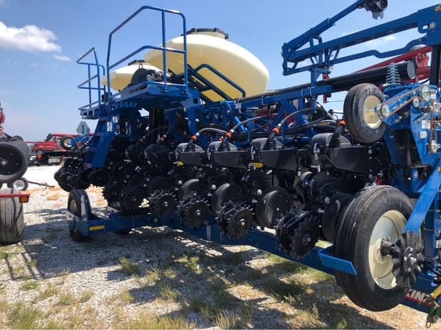 Image of Kinze 3605 equipment image 1