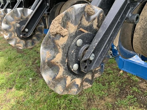 Image of Kinze 3605 equipment image 4
