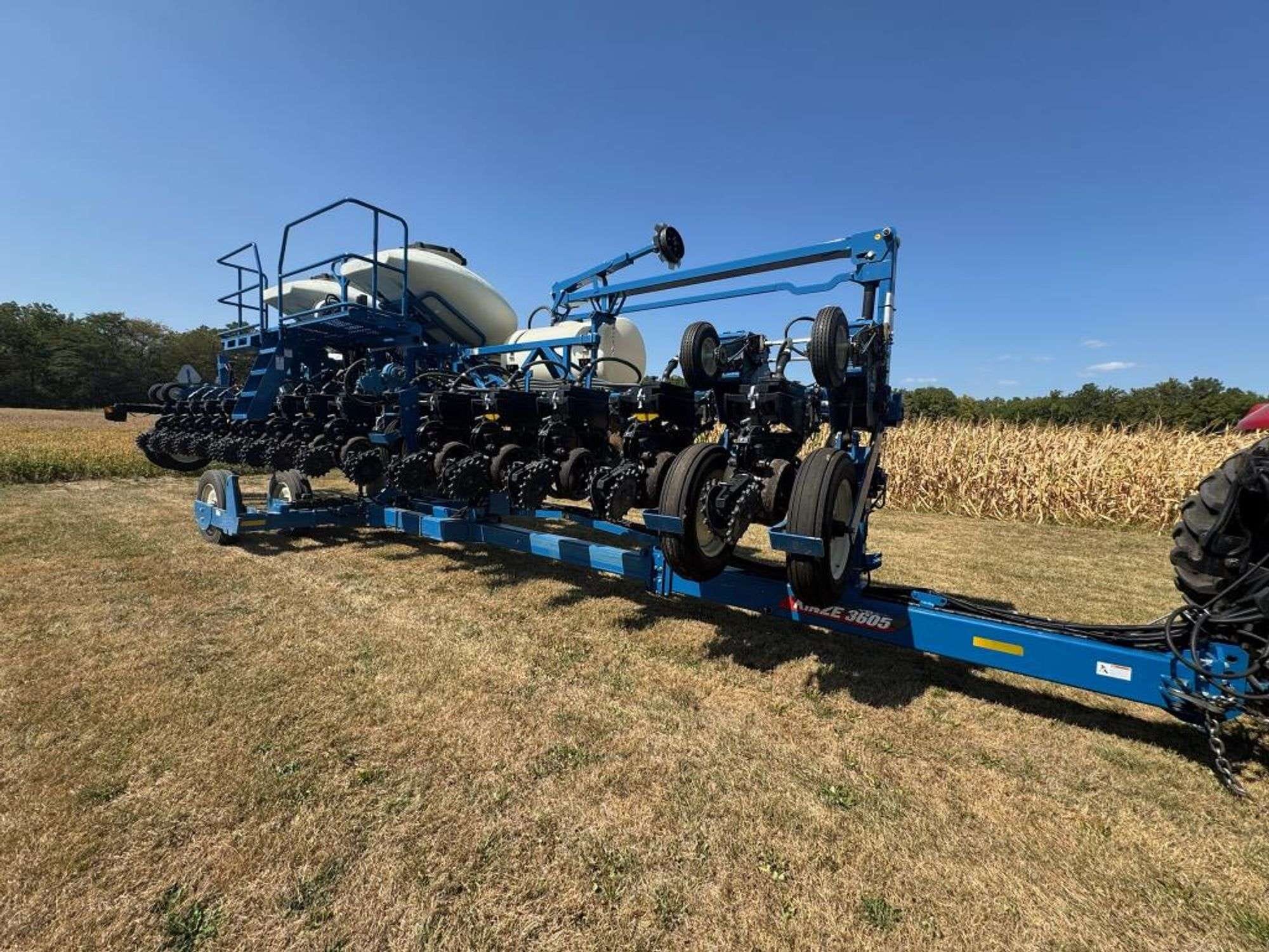 2023 Kinze 3605 Equipment Image0