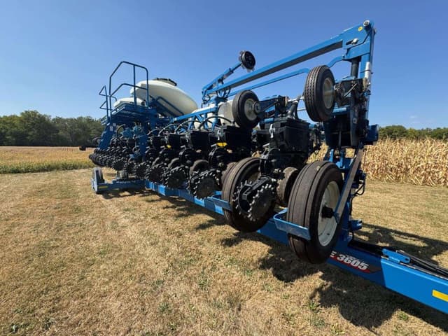 Image of Kinze 3605 equipment image 4