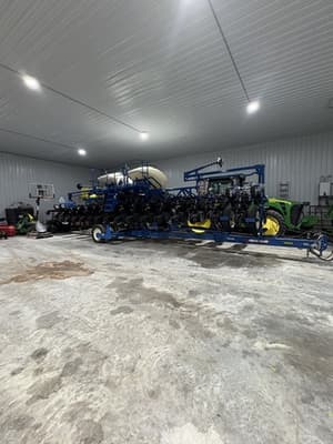 2023 Kinze 3605 Image
