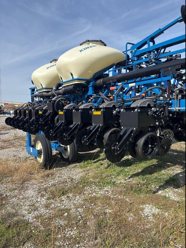 Image of Kinze 3605 equipment image 4