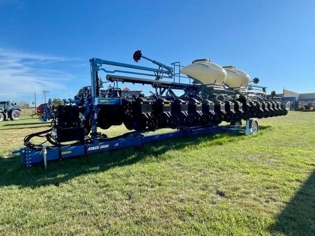 2023 Kinze 3605 Equipment Image0