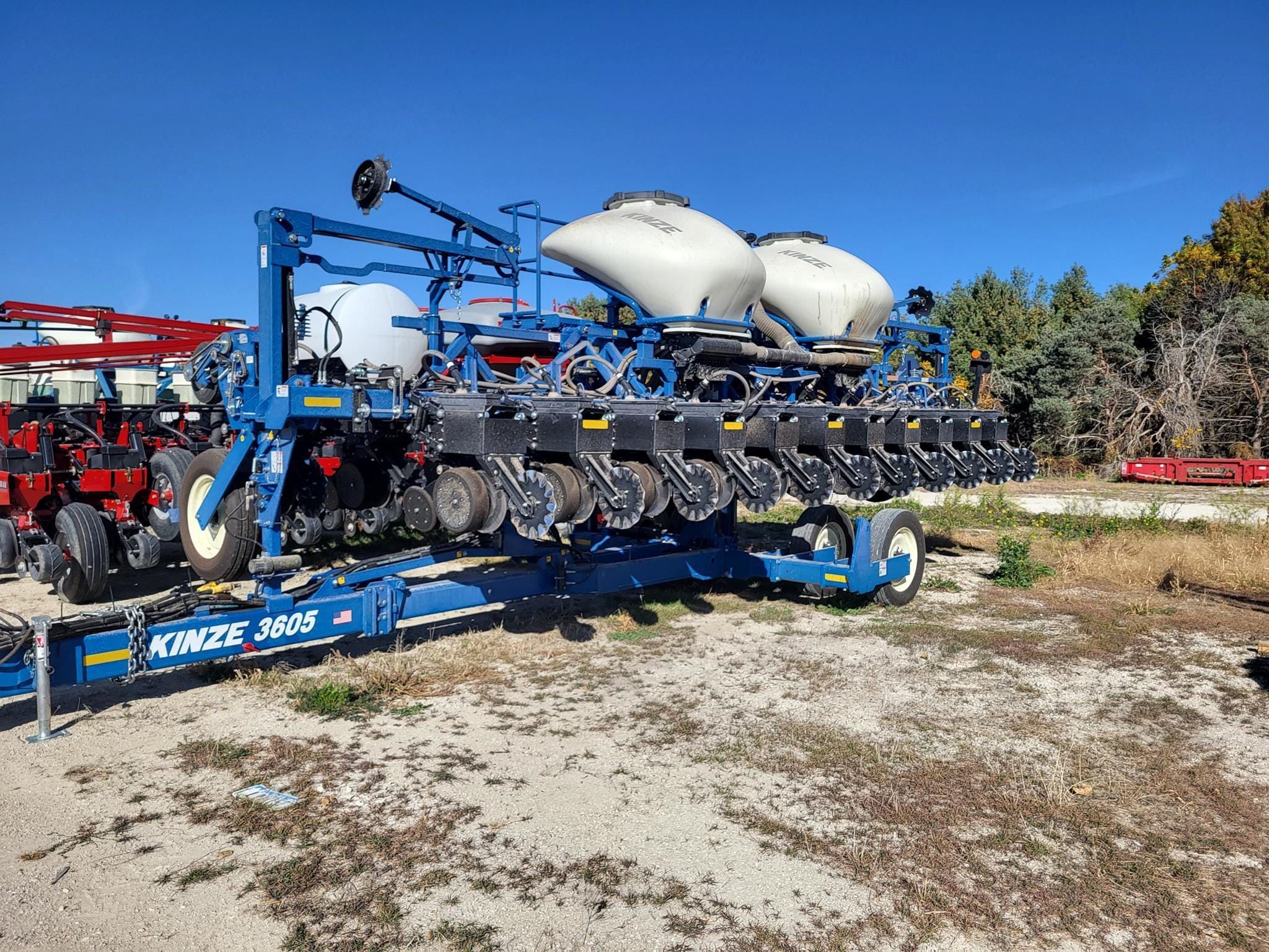 2023 Kinze 3605 Equipment Image0