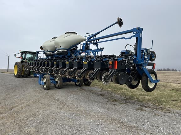 Image of Kinze 3605 equipment image 2