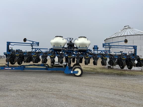 Image of Kinze 3605 equipment image 1