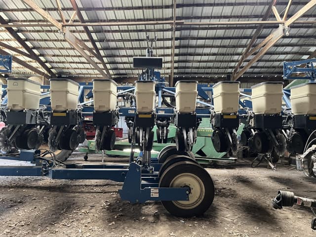 Image of Kinze 3605 equipment image 1