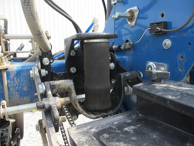 Image of Kinze 3605 equipment image 4