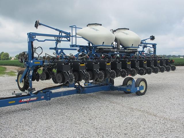 Image of Kinze 3605 equipment image 1