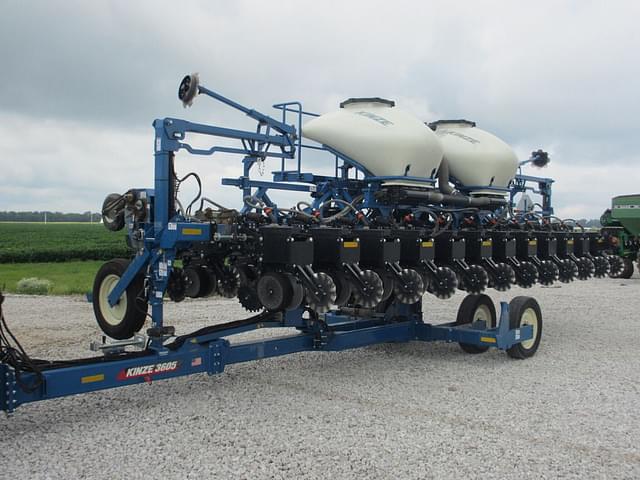 Image of Kinze 3605 equipment image 2