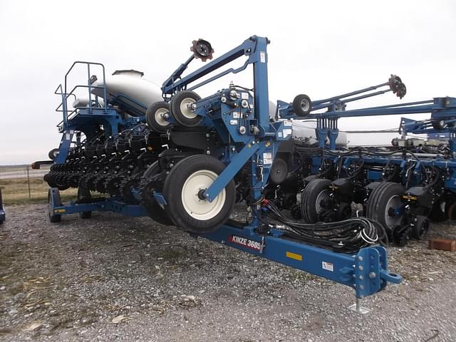 Image of Kinze 3605 equipment image 2