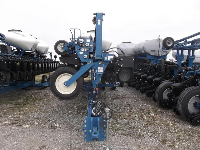 Image of Kinze 3605 equipment image 1