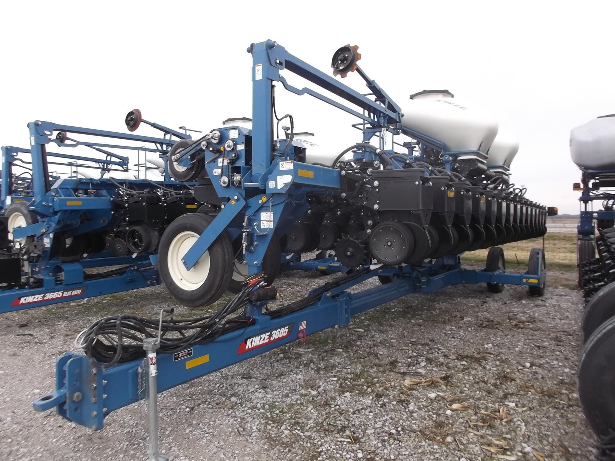 2023 Kinze 3605 Equipment Image0