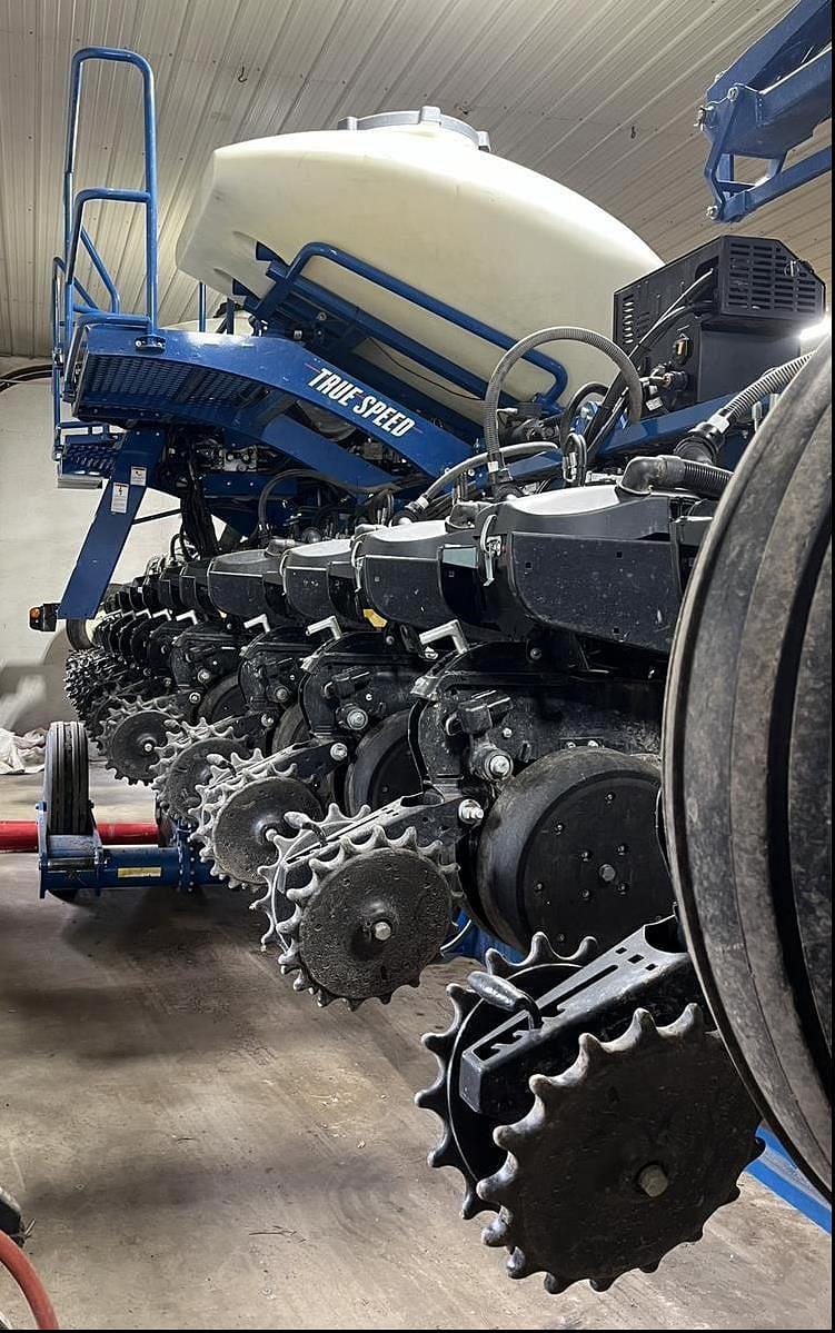 Image of Kinze 3665 Image 0