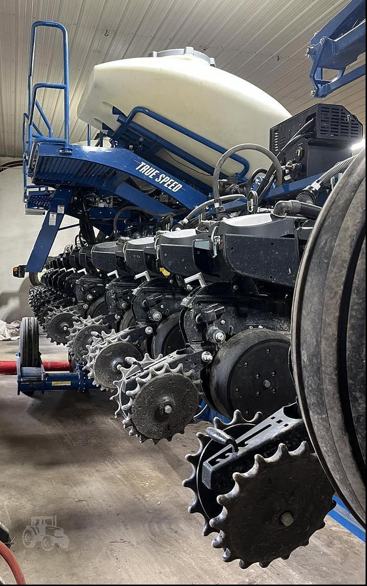 Image of Kinze 3665 Image 0