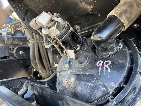 Image of Kinze 3665 equipment image 2