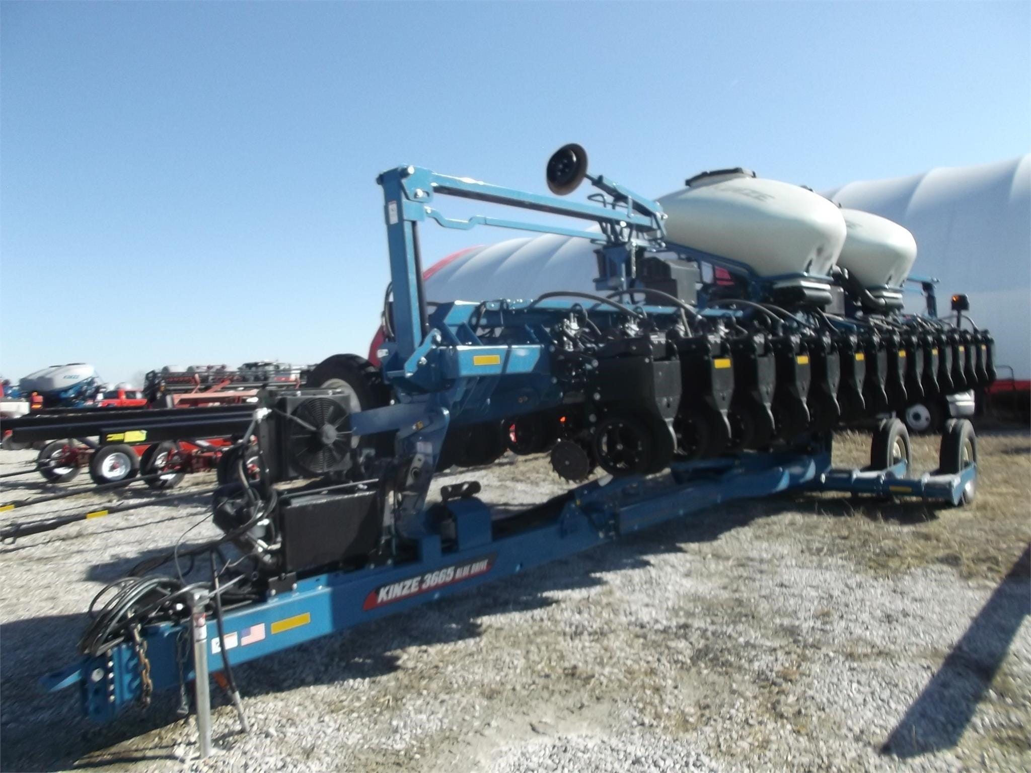 2023 Kinze 3665 Equipment Image0