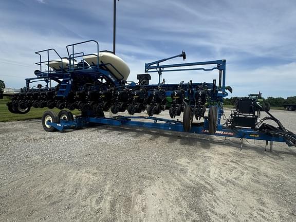 Image of Kinze 3665 equipment image 3