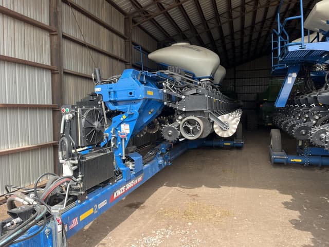 Image of Kinze 3665 equipment image 2