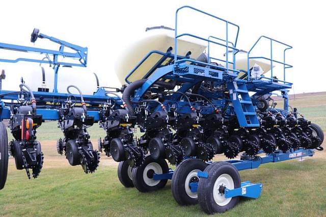 Image of Kinze 3665 equipment image 1