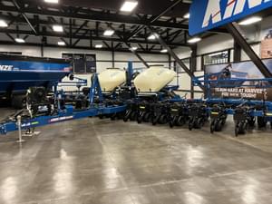 2023 Kinze 3665 Image