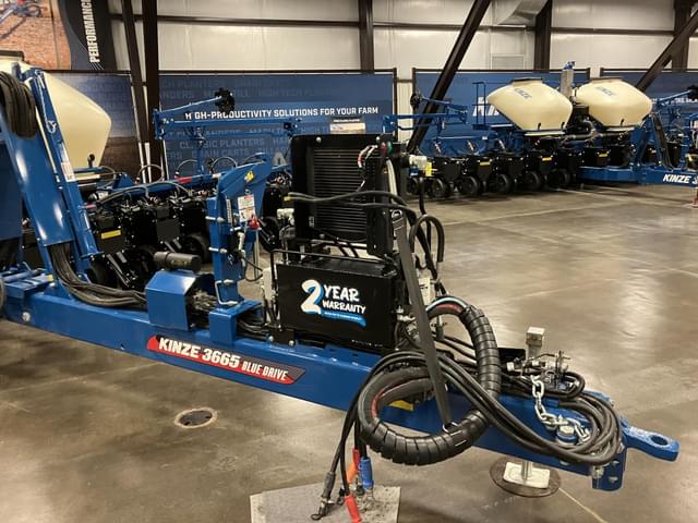 Image of Kinze 3665 equipment image 4