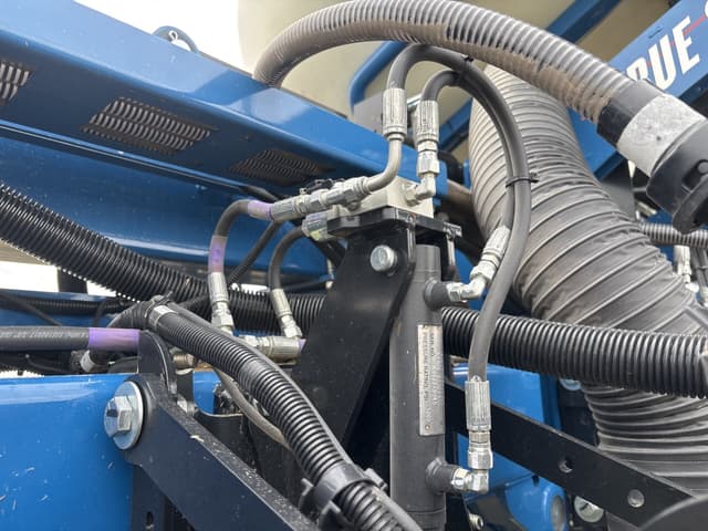 Image of Kinze 3665 equipment image 1