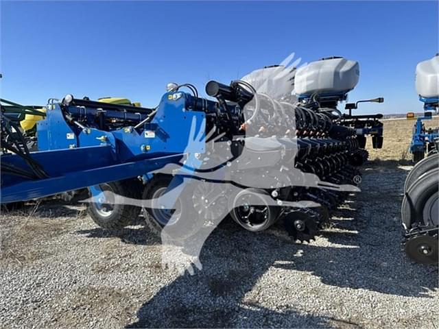 Image of Kinze 4705 equipment image 1