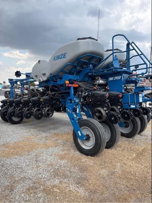 2023 Kinze 4905 Image