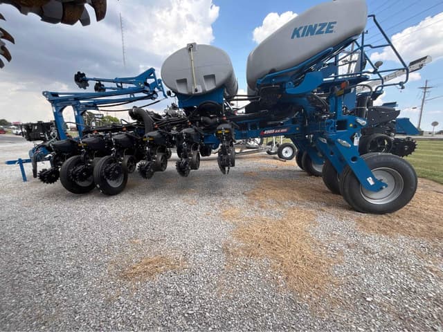 Image of Kinze 4905 equipment image 1