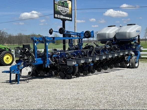 2023 Kinze 4905 Equipment Image0