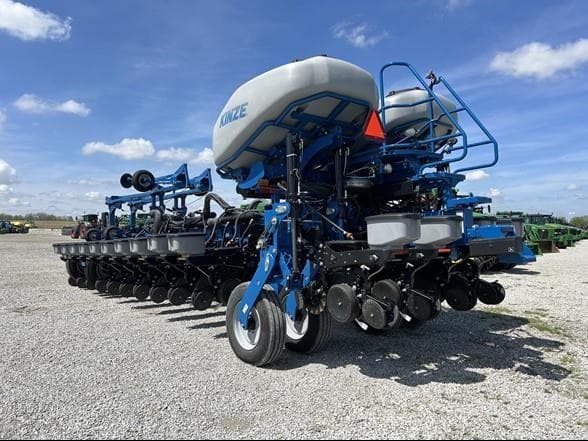 Image of Kinze 4905 equipment image 3