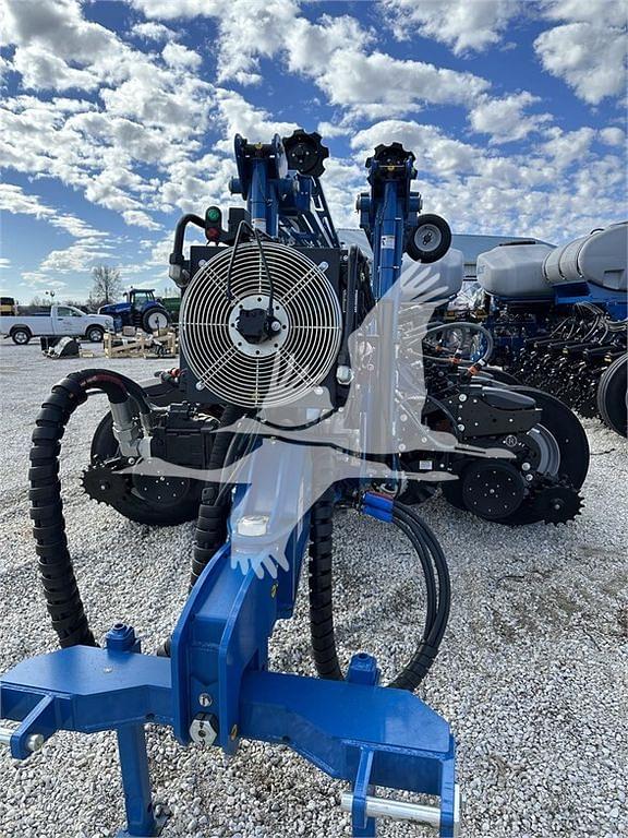 Image of Kinze 4905 equipment image 3