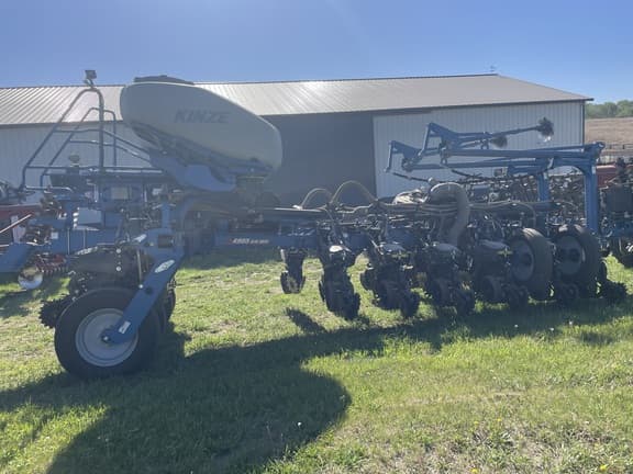 Image of Kinze 4905 equipment image 1