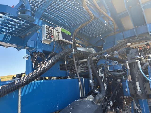 Image of Kinze 4905 equipment image 3