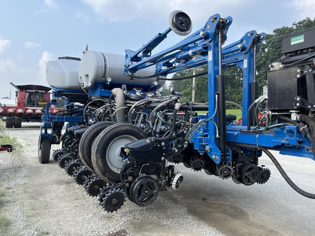 Image of Kinze 4905 equipment image 1