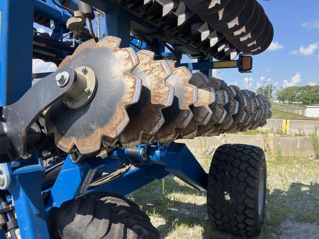 Image of Kinze Mach Till 201 equipment image 4