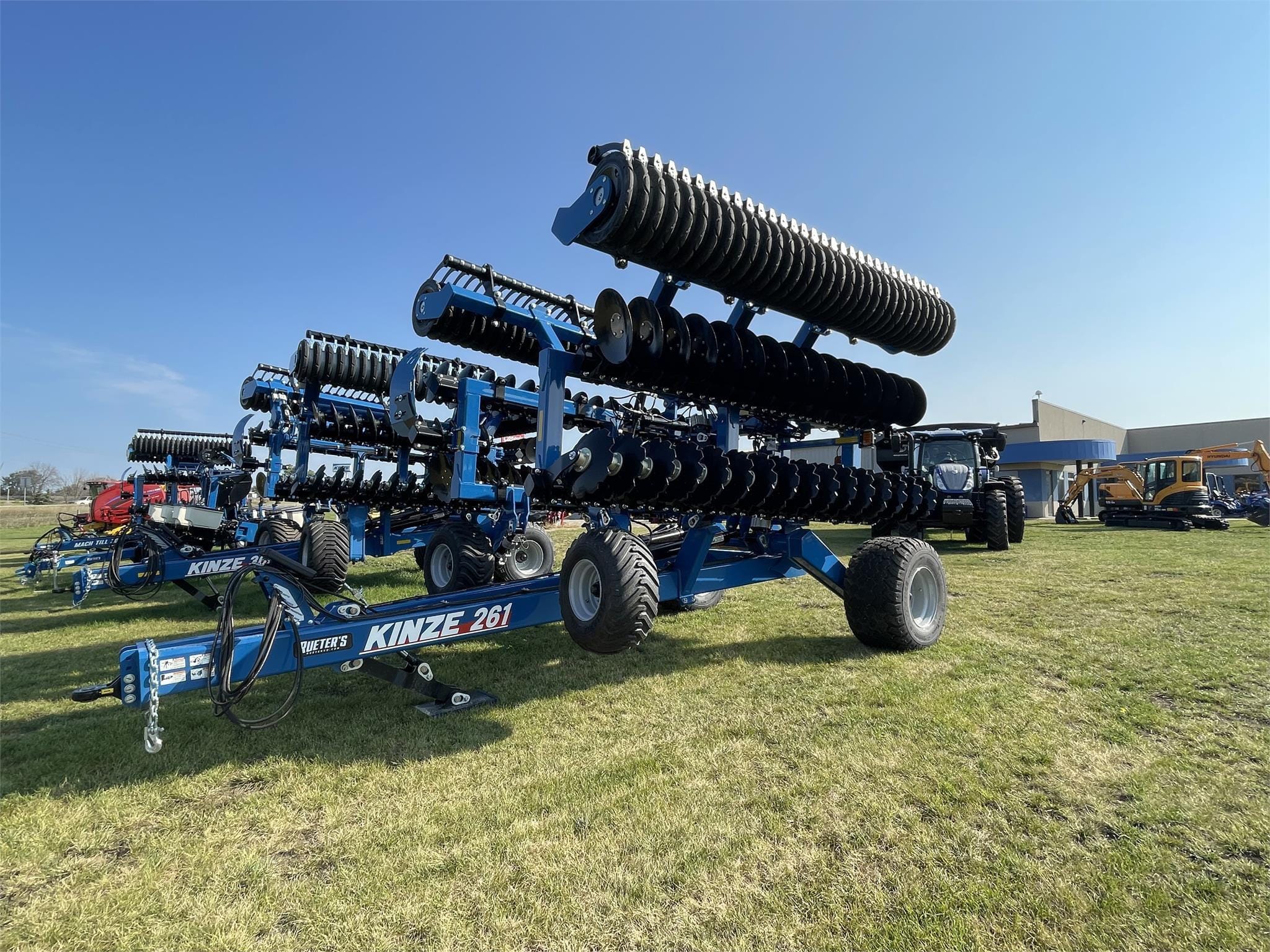 2023 Kinze Mach Till 261 Equipment Image0