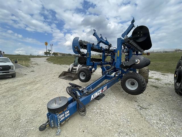 Image of Kinze Mach Till 261 equipment image 1