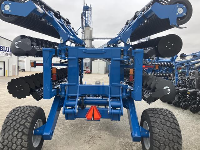 Image of Kinze Mach Till 261 equipment image 2